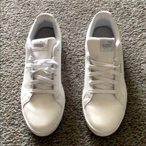White puma shoes women’s size 9